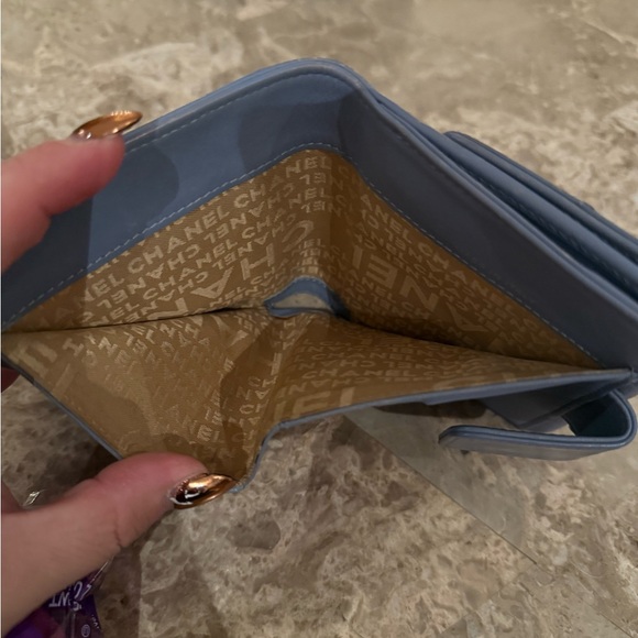 Chanel Matelasse bifold wallet in dusty blue leather - Picture 12 of 14